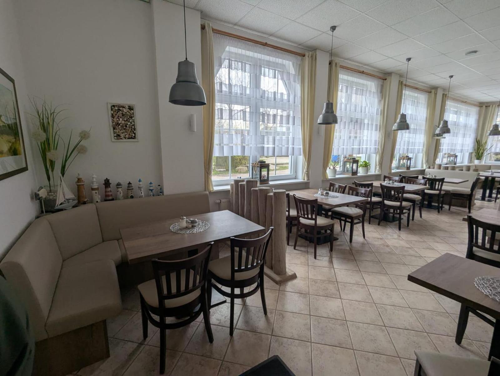 Pension & Restaurant Haus Hiddensee Kloster Exteriör bild
